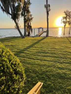 Crescent Lake, Crescent City,Florida-Lake House with Dock-One week minimum stay